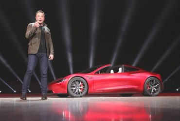 Elon Musk annuncia e si e scusato per il ritardo nel roll out del k8kp2OiJD 1 15