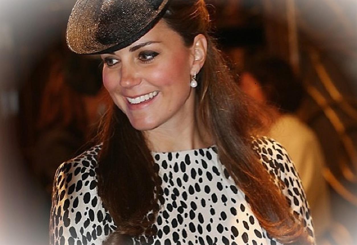 Kate Middleton toglie i riflettori da Meghan Markle con questa mossazGY2PaFlW 1