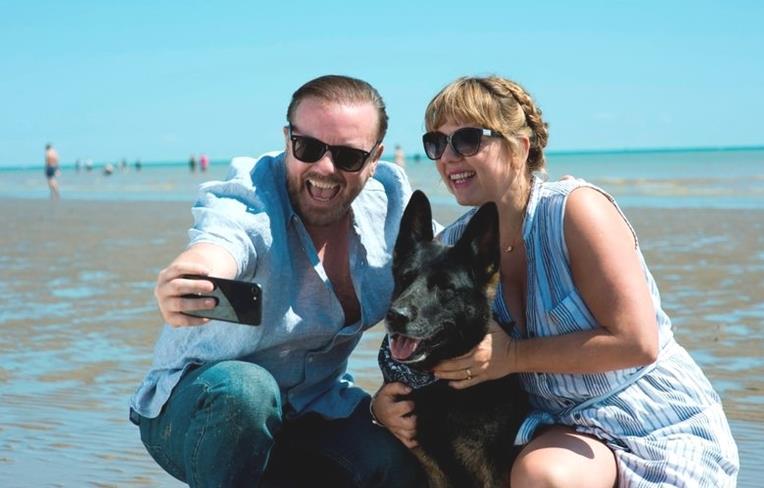 Brandy e il cane di Ricky Gervais Il cane muore in After Life O2cK4ws 1 1