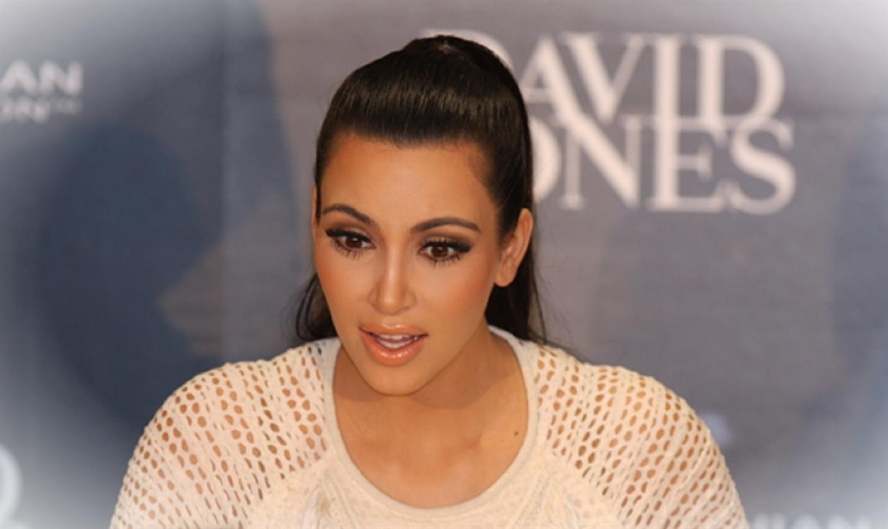 Kim Kardashian si sta frustrando per le buffonate pubbliche di KanyejD0hA 1