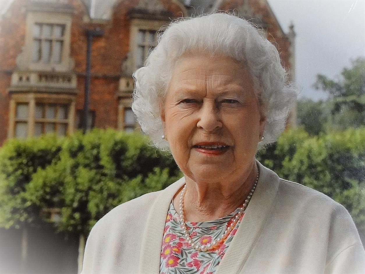 Allarme salute della regina Elisabetta II La vecchiaia si sta facendoyPJwX 1