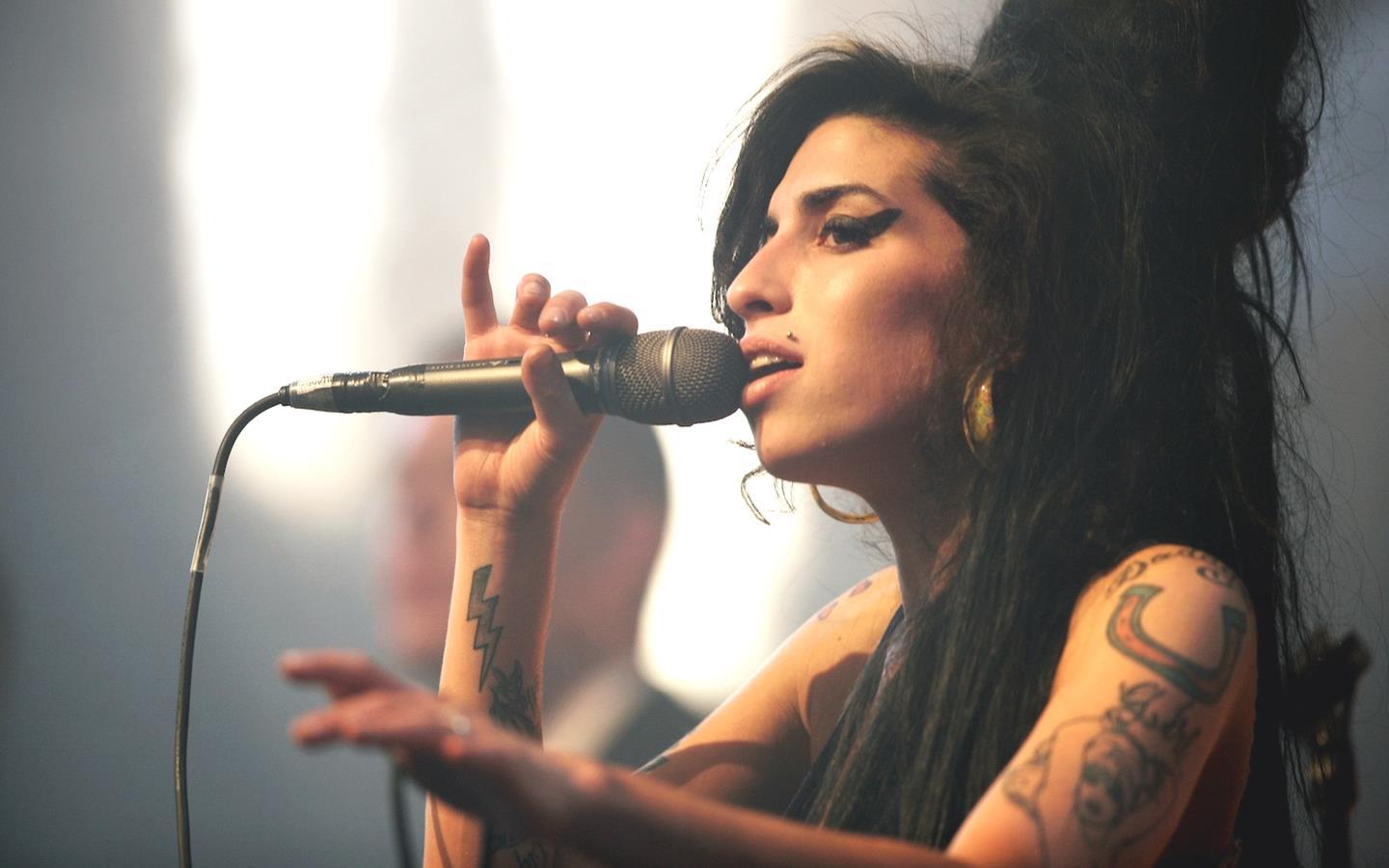 Back to Black il biopic su Amy Winehouse sara diretto da Sam uxJ2U69ni 3 5