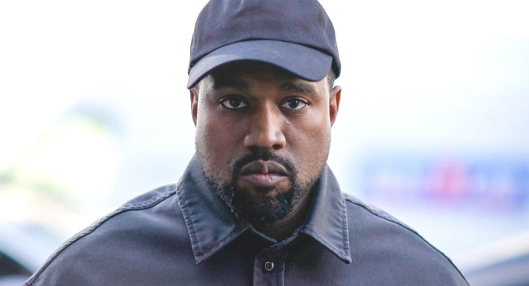 Kanye West celebra su Instagram il compleanno della madre scomparsa e dH0SEHJiV 2 4