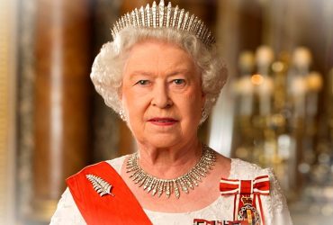La decisione della regina Elisabetta II di non rendere noti izYnIEvveK 30