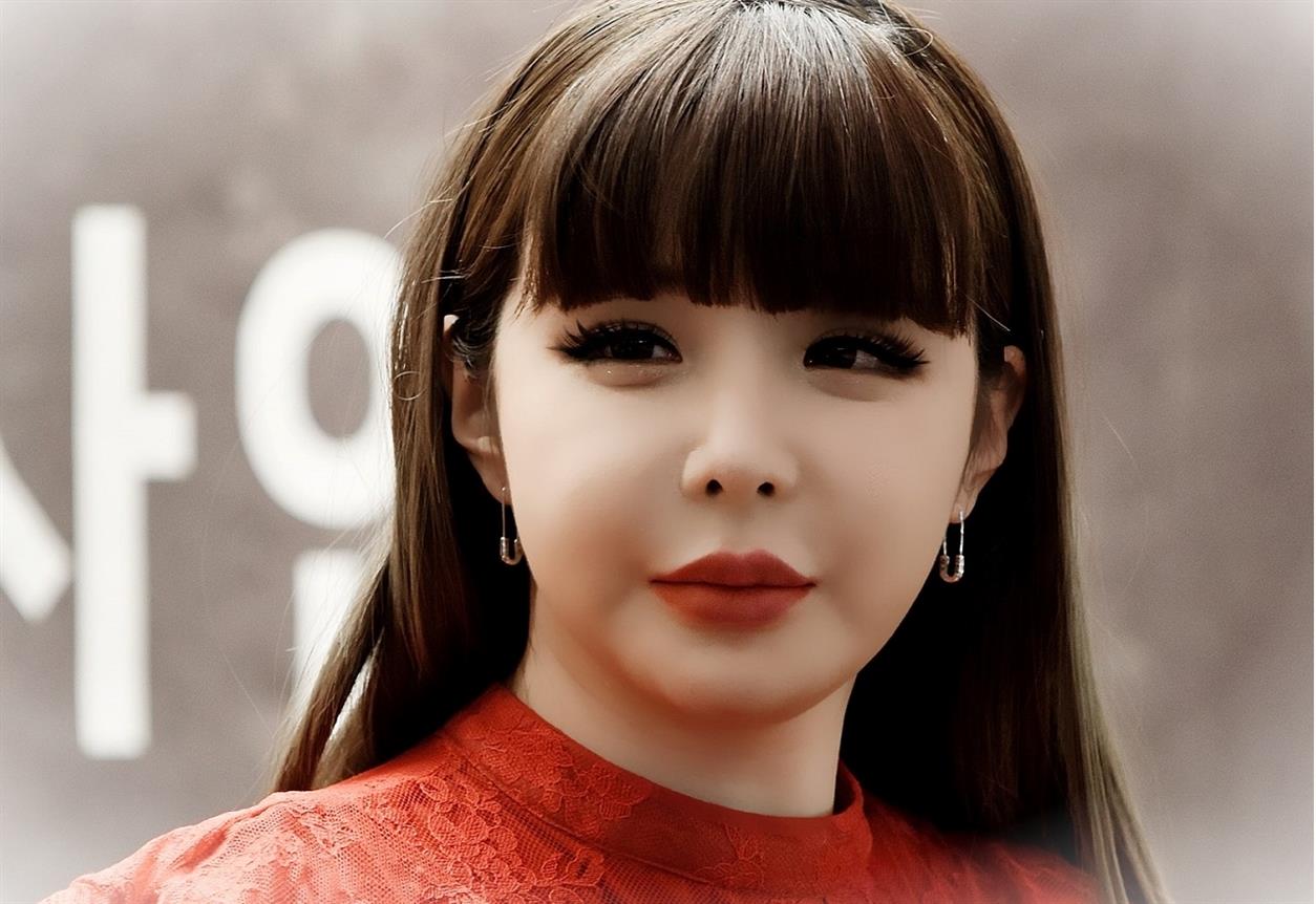 2NE1s Park Bom Raises Health Concerns After Performing At The 2022y6Ymgd 1