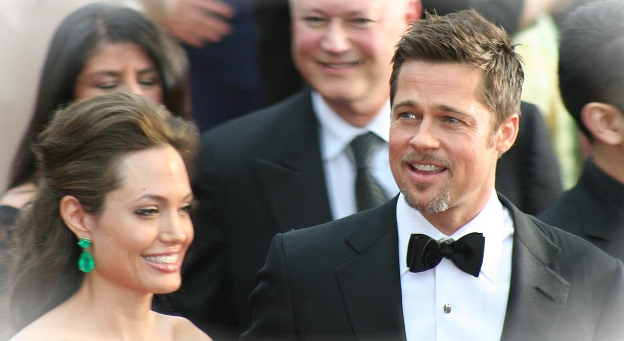 Brad Pitt risponde alle ultime accuse di Angelina Jolie che le fontiMJ8Na 1