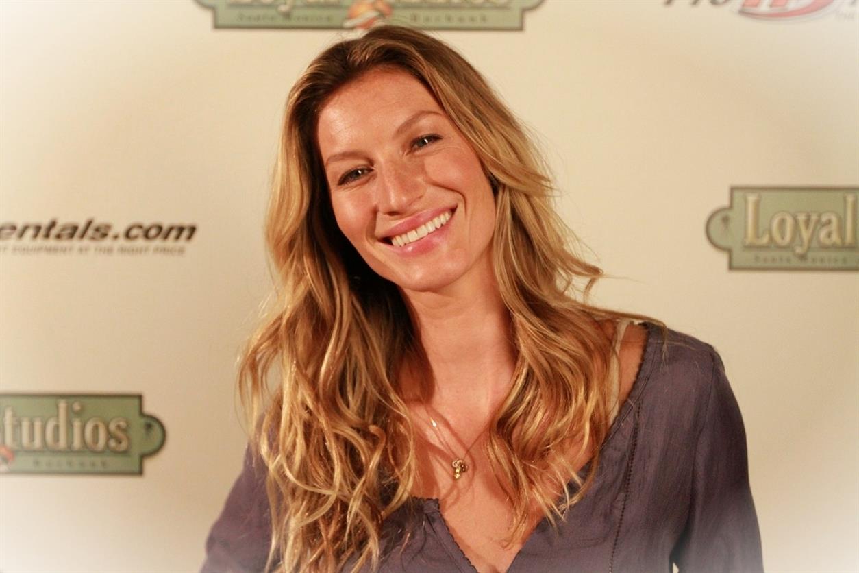 Gisele Bundchen Reportedly Makes Tom Brady Choose Between Football AndeAe2eOR6s 1