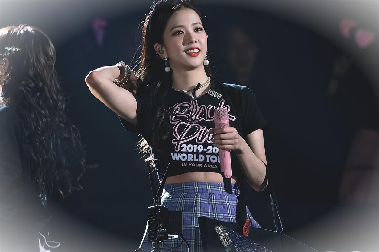 BLACKPINKs Jisoo Spotted With A Lump On Her Neck Fans Weigh In IfN1LDARHfj 1