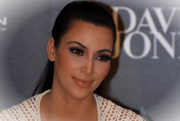 Kim Kardashian Reveals Hardships Of CoParenting With Kanye WestVdw0o 30