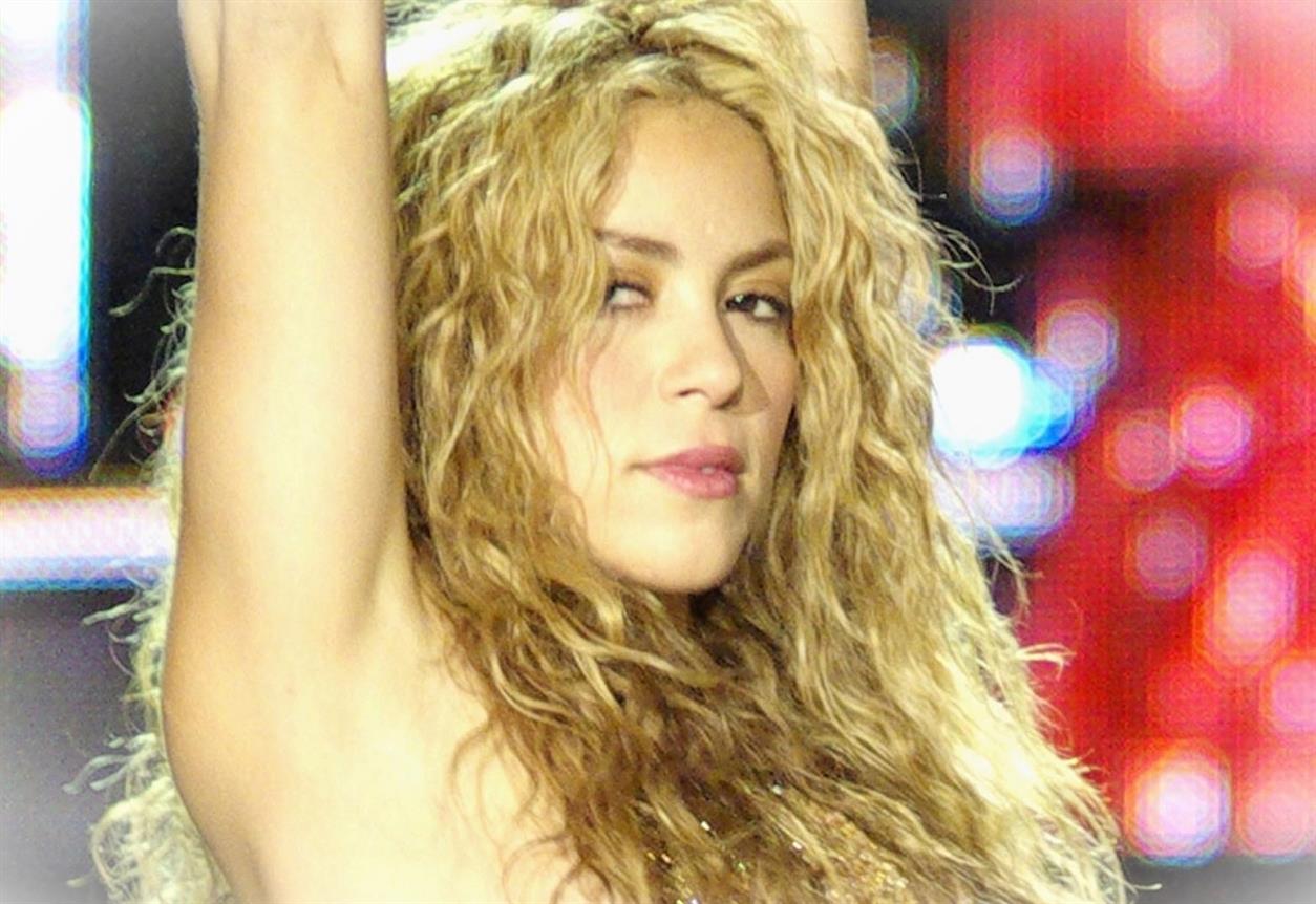 Shakira Revealed The Unbelievable Way She Found Out Gerard Pique WasjcdJeC9 1