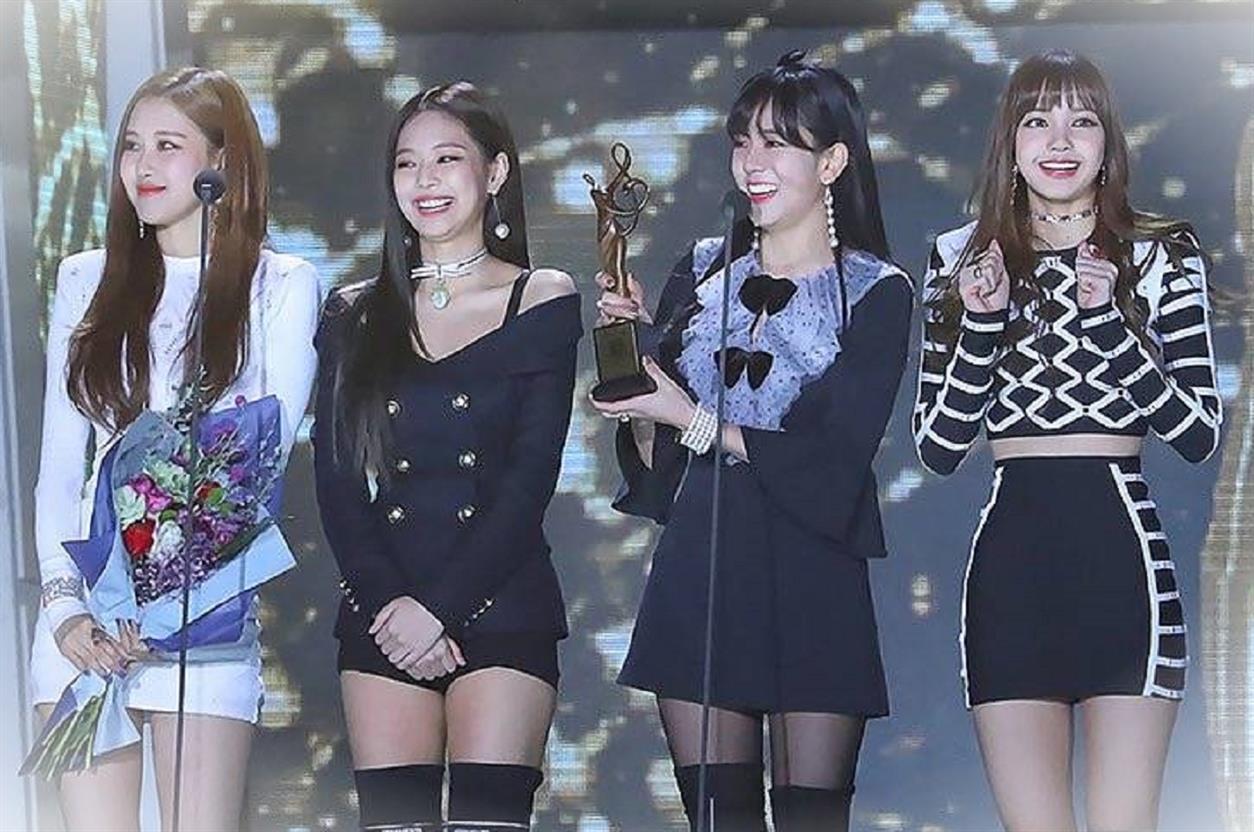 Will BLACKPINK Renew Contract With YG Entertainment Heres Why It MayhQRw1 1